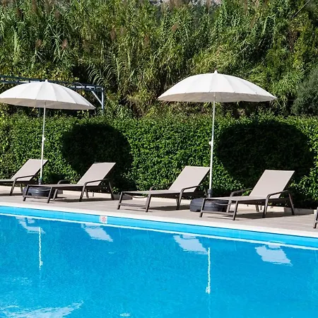 Sunny Garden מלון 3*