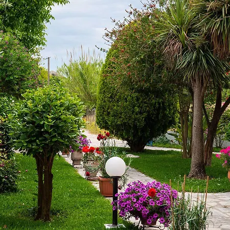 Sunny Garden מלון נידרי