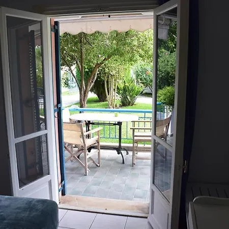 Sunny Garden נידרי
