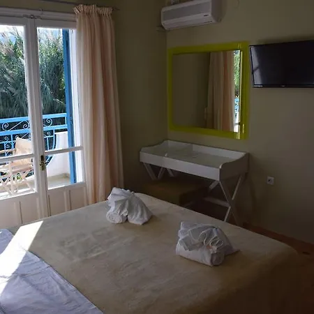 מלון Sunny Garden נידרי